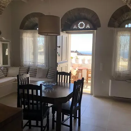 Holiday home Damaskini's House